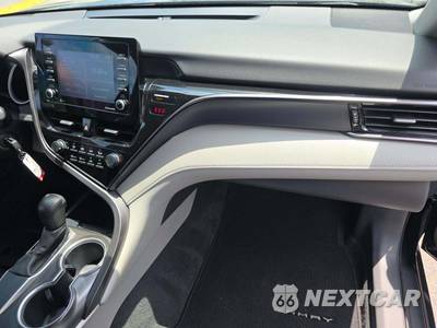 2021 Toyota Camry LE - zdjęcie 19 z 21 - miniatura