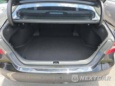 2021 Toyota Camry LE - zdjęcie 14 z 21 - miniatura