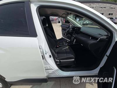 2024 Toyota Corolla Cross LE - zdjęcie 15 z 17 - miniatura