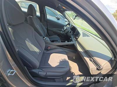 2022 Hyundai Elantra SEL - zdjęcie 18 z 20 - miniatura