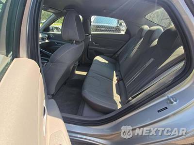 2022 Hyundai Elantra SEL - zdjęcie 13 z 20 - miniatura