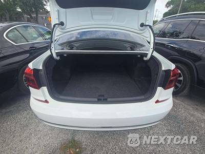 2018 Volkswagen Passat 2.0T SE - zdjęcie 14 z 21 - miniatura