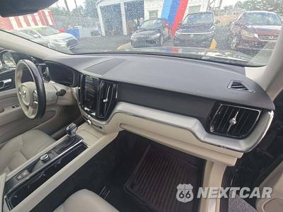 2018 Volvo XC60 T6 Momentum - zdjęcie 19 z 21 - miniatura