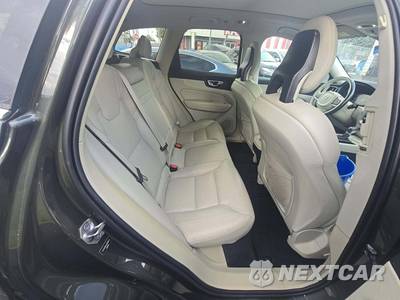 2018 Volvo XC60 T6 Momentum - zdjęcie 16 z 21 - miniatura