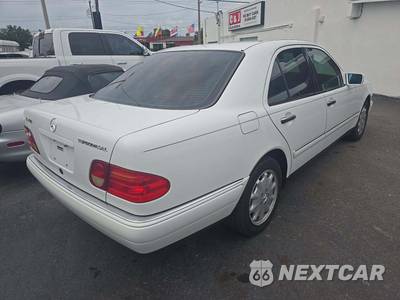 1998 Mercedes-Benz E 300 Sedan - zdjęcie 3 z 22 - miniatura