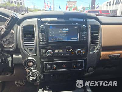 2017 Nissan TITAN XD Platinum Reserve Crew Cab Medium Bed - zdjęcie 10 z 32 - miniatura
