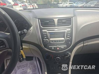 2017 Hyundai Accent Value Edition Sedan - zdjęcie 10 z 21 - miniatura