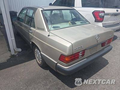 1990 Mercedes-Benz 190 E - zdjęcie 2 z 30 - miniatura