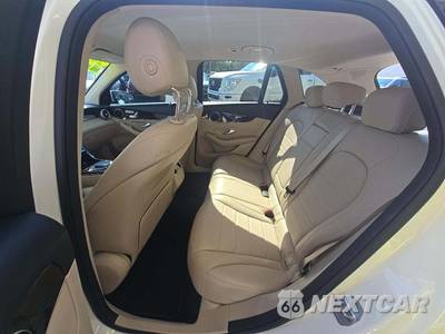 2020 Mercedes-Benz GLC 300 - zdjęcie 13 z 21 - miniatura