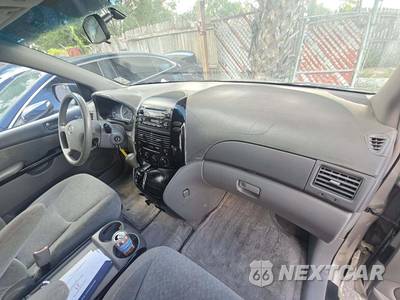 2005 Toyota Sienna Cargo Van CE 119.3" WB - zdjęcie 19 z 30 - miniatura