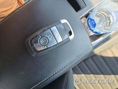 2020 Ford Fusion SE - zdjęcie 5 z 18 - miniatura