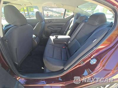 2025 Nissan Altima SV - zdjęcie 10 z 18 - miniatura