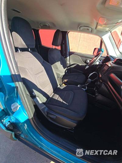 2021 Jeep Renegade Latitude - zdjęcie 15 z 18 - miniatura