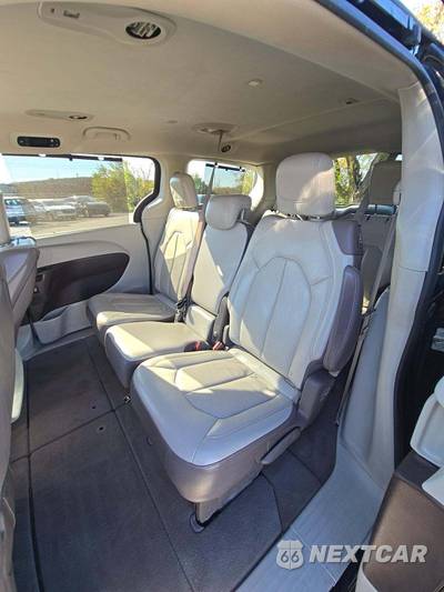 2017 Chrysler Pacifica Touring L Plus 121.6" WB - zdjęcie 10 z 20 - miniatura