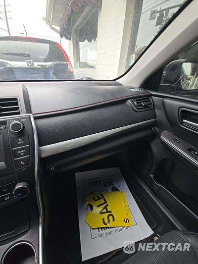 2017 Toyota Camry SE - zdjęcie 17 z 21 - miniatura