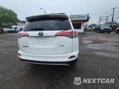 2017 Toyota RAV4 XLE - zdjęcie 4 z 27 - miniatura