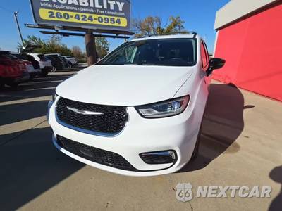 2024 Chrysler Pacifica Hybrid Select 121.6" WB