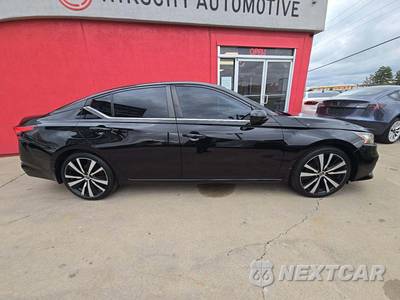 2020 Nissan Altima SR - zdjęcie 4 z 22 - miniatura