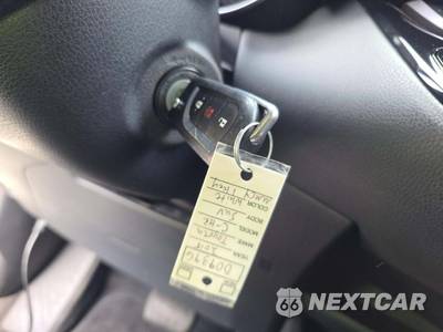 2018 Toyota C-HR XLE - zdjęcie 5 z 22 - miniatura