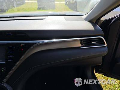 2018 Toyota Camry SE - zdjęcie 19 z 34 - miniatura