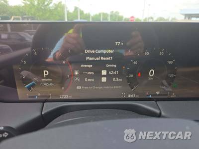 2025 Nissan Armada PRO-4X - zdjęcie 6 z 18 - miniatura