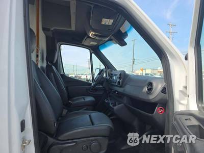 2023 Mercedes-Benz Sprinter 3500XD Cab Chassis DRW - zdjęcie 12 z 15 - miniatura