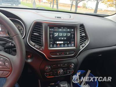 2022 Jeep Cherokee Trailhawk - zdjęcie 7 z 18 - miniatura