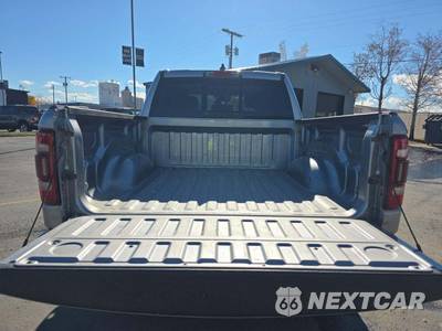 2021 Ram 1500 Laramie Crew Cab Short Bed - zdjęcie 11 z 19 - miniatura