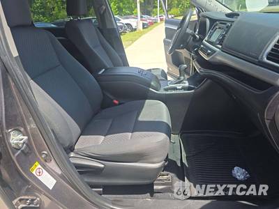 2019 Toyota Highlander LE - zdjęcie 16 z 21 - miniatura
