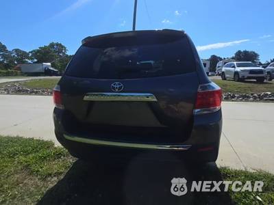 2013 Toyota Highlander SE - zdjęcie 4 z 36 - miniatura