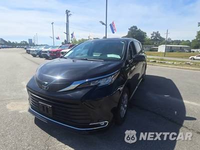2023 Toyota Sienna XLE 8-Passenger 120.5" WB