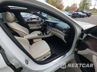 2017 Mercedes-Benz E 300 Sport 4MATIC Sedan - zdjęcie 18 z 20 - miniatura