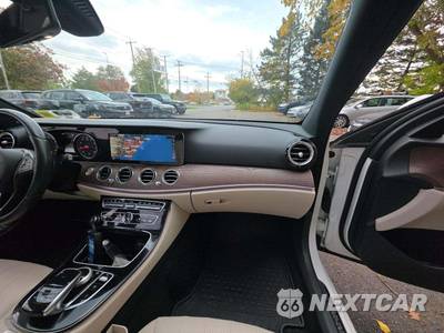2017 Mercedes-Benz E 300 Sport 4MATIC Sedan - zdjęcie 19 z 20 - miniatura