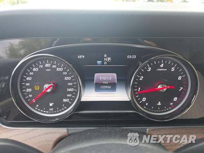 2017 Mercedes-Benz E 300 Sport 4MATIC Sedan - zdjęcie 9 z 20 - miniatura