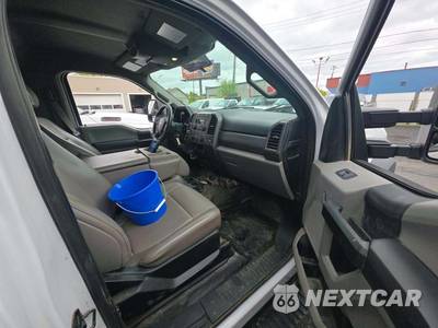2019 Ford Super Duty F-550 Cab Chassis XL Regular Cab DRW - zdjęcie 17 z 24 - miniatura