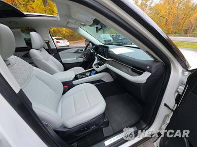 2025 Ford Explorer Platinum - zdjęcie 19 z 21 - miniatura