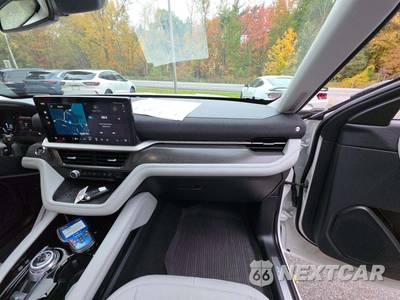 2025 Ford Explorer Platinum - zdjęcie 20 z 21 - miniatura
