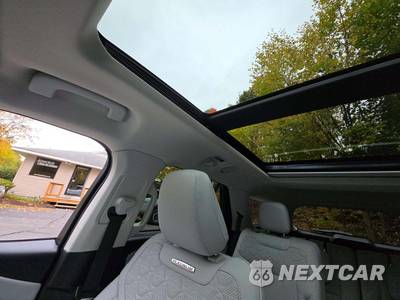 2025 Ford Explorer Platinum - zdjęcie 11 z 21 - miniatura