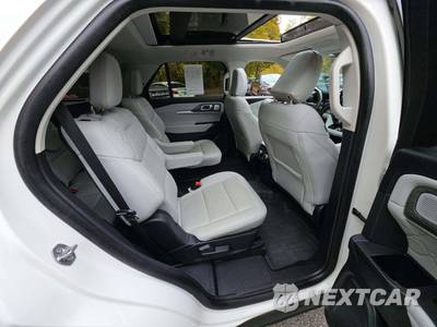 2025 Ford Explorer Platinum - zdjęcie 17 z 21 - miniatura
