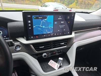 2025 Ford Explorer Platinum - zdjęcie 10 z 21 - miniatura