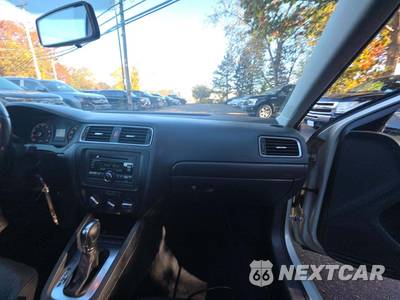 2011 Volkswagen Jetta Sedan SE w/Convenience & Sunroof - zdjęcie 19 z 30 - miniatura