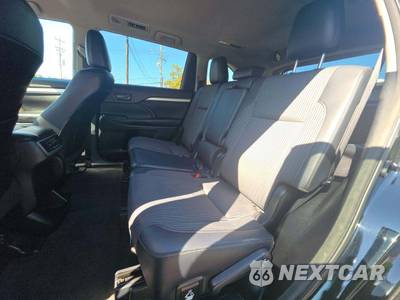 2017 Toyota Highlander LE Plus - zdjęcie 13 z 22 - miniatura