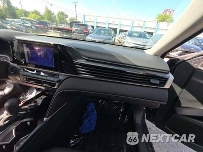 2025 Toyota Camry LE - zdjęcie 19 z 22 - miniatura