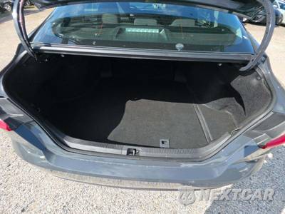 2025 Toyota Camry LE - zdjęcie 14 z 22 - miniatura