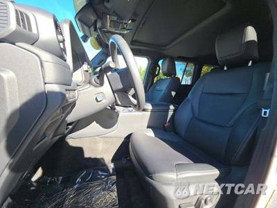 2025 Toyota Land Cruiser - zdjęcie 6 z 21 - miniatura