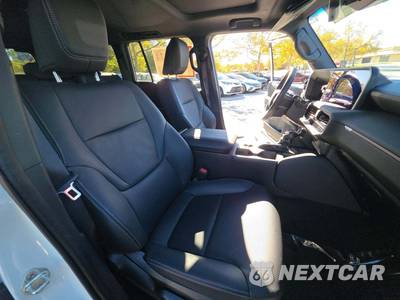 2025 Toyota Land Cruiser - zdjęcie 18 z 21 - miniatura