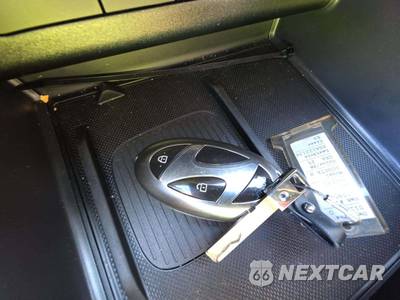 2025 Hyundai Sonata Hybrid SEL - zdjęcie 8 z 21 - miniatura