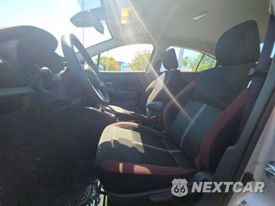 2025 Nissan Versa SR - zdjęcie 6 z 20 - miniatura