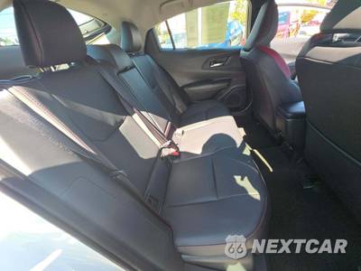 2026 Toyota Prius Plug-In Hybrid XSE Premium - zdjęcie 16 z 21 - miniatura