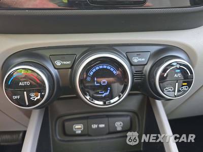 2025 Hyundai Venue SEL - zdjęcie 22 z 22 - miniatura